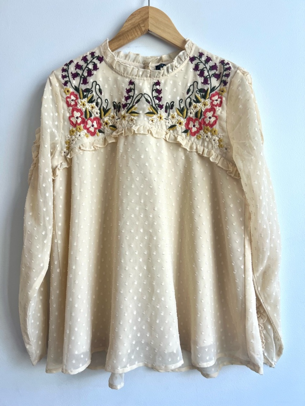 Chemistry Cream Swiss Dot Blouse with Floral Embroidery Boho Indie Sleeze
